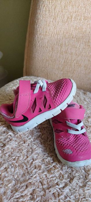 Buty sportowe Nike rozmiar 22