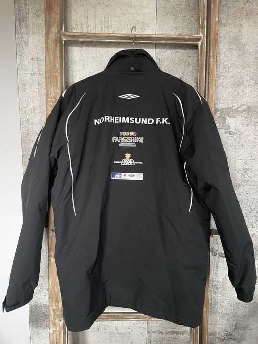 Czarna kurtka Umbro używana L