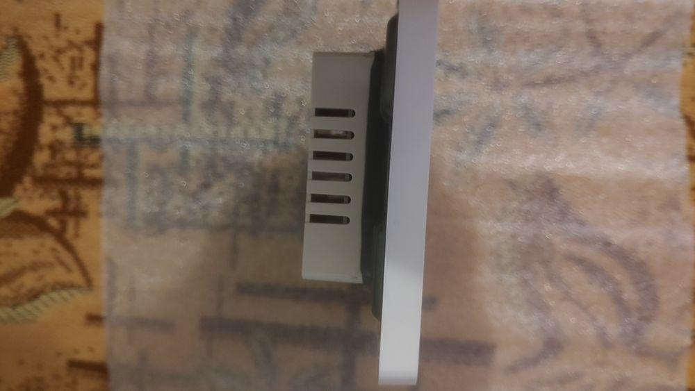 Розетка с  двумя и четырьмя USB