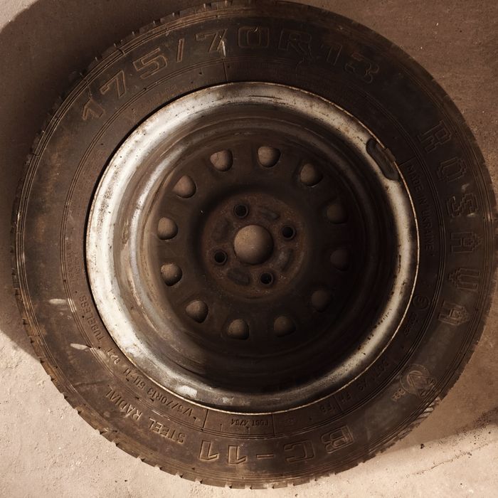 Колесо, диск разом с гумою 175/70 R13