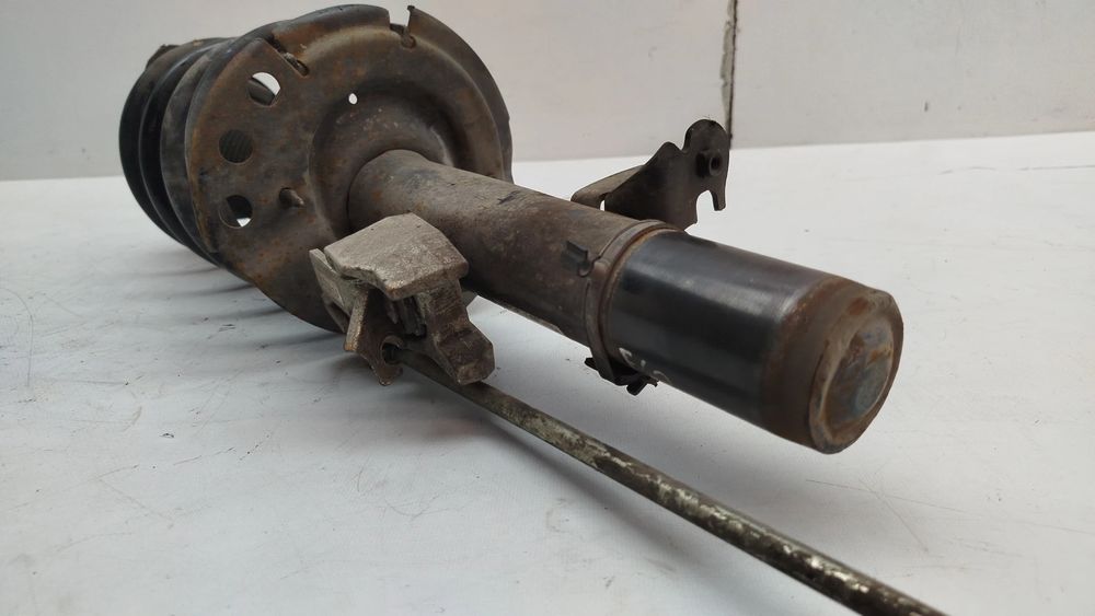 Amortecedor frente direito FORD Focus III Carrinha