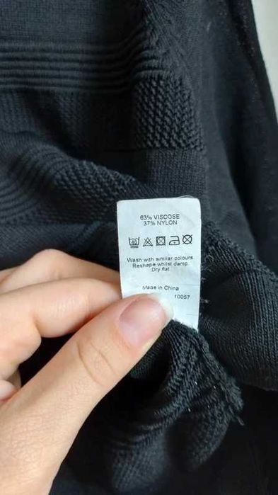 Czarna  krótka bluza prześwitująca paski River Island L 63%Wiskoza