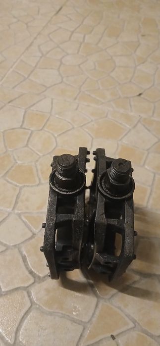 Pedais de ferro bicicleta