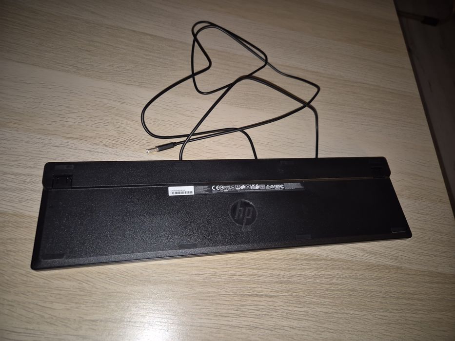 Klawiatura HP 320K USB slim pełna numeryczna czarna A42