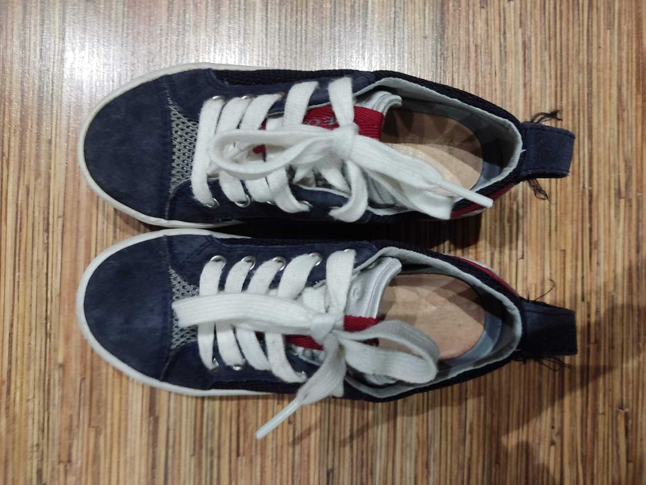 Sapatos da Geox, T30