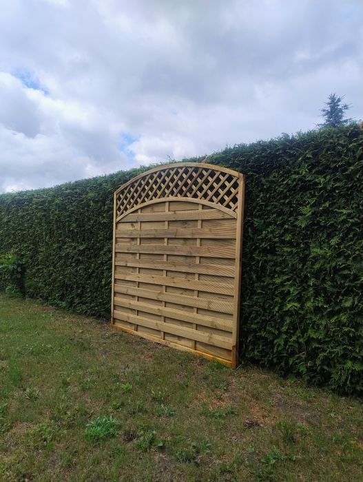 płot lamelowy z łukiem 180x180 SOLIDNY