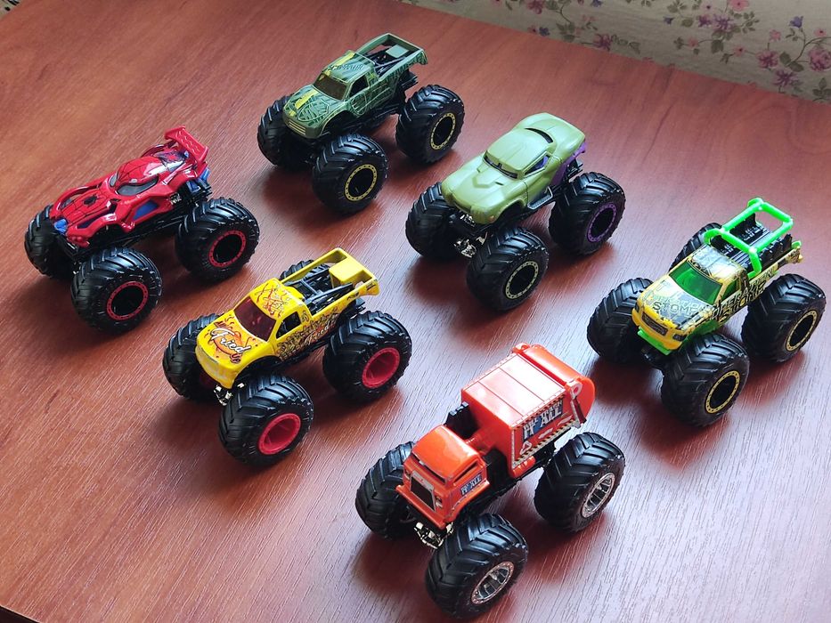 Машинки Hot Wheels Monster Trucks Spider-Man, TACTICAL UNIT Monster Jam Giant,  ALL FRIED UP, Marvel Incredible Hulk, Will Trash It All, Stealth Smash