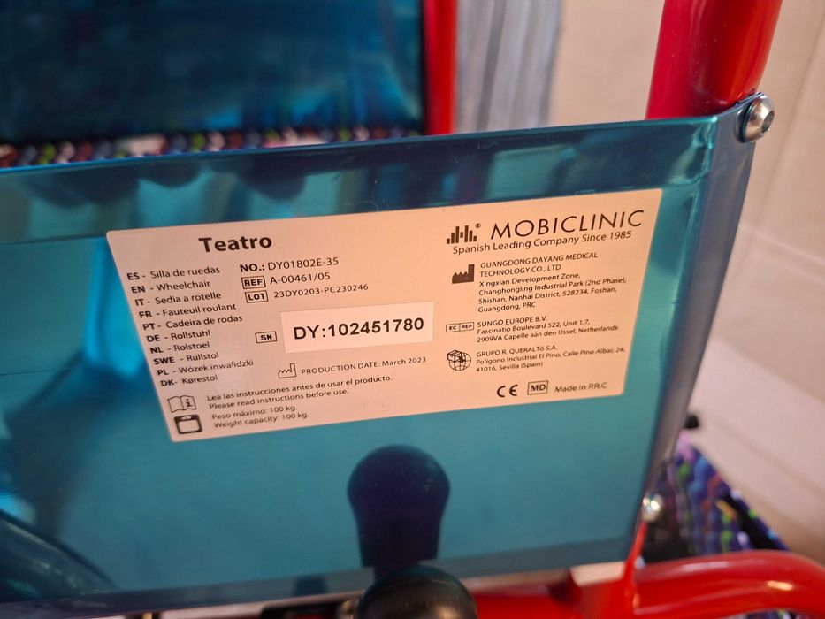 Mobiclinic,Teatro, wózek inwalidzki składany, hamulec na rączkach