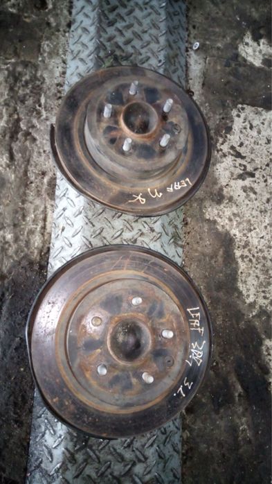 Цапфа в зборі задня Суппорт Ступиця Nissan Leaf Ніссан Ліф 11-17