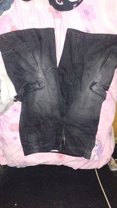 Spodnie czarne z kieszeniami