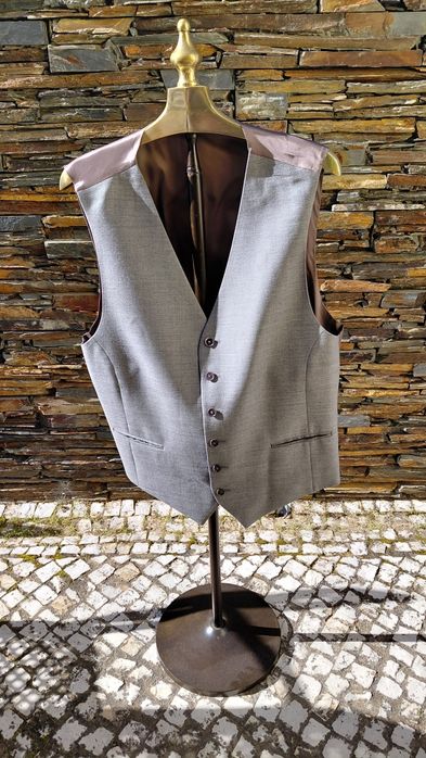 Fato clássico com colete