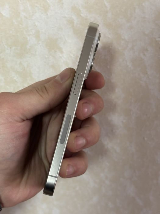 iPhone 15 Pro 256GB White Titanium — чудовий стан, 89% батарея, Айфон