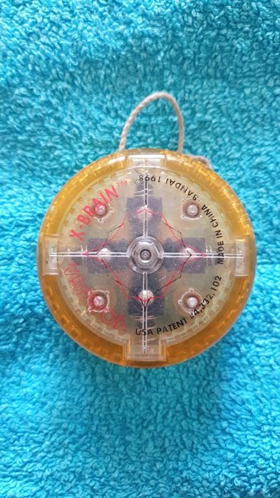 Yo yo yomega X-Brain Bandai