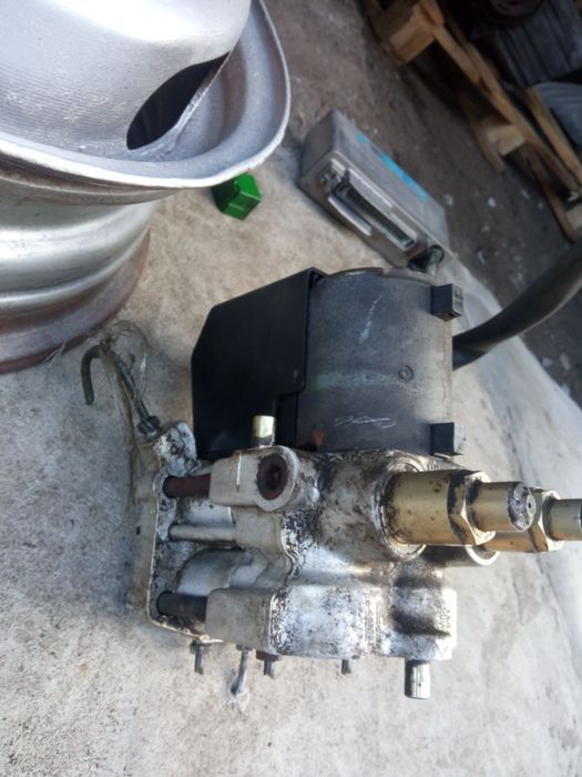 Блок АБС Mercedes Vario 0265201078 512 612 614 812 814 насос помпа ABS