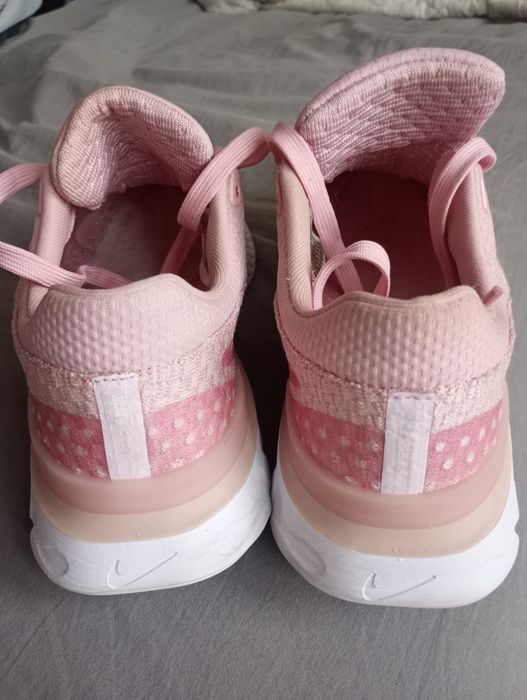 Nike roz 40  Buty damskie pudrowy róż