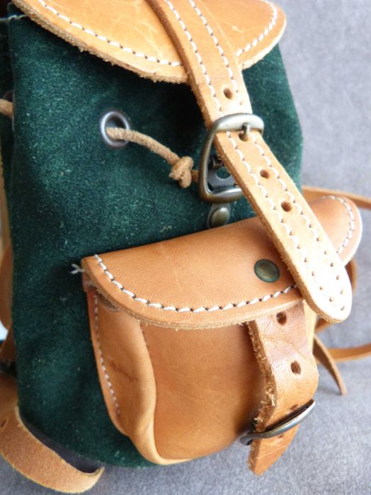 Plecaczek mini ze skóry