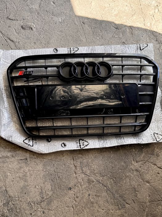 Решітка радіатора Audi A6 C7