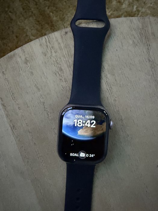 Apple Watch Series 11 (GPS + Cellular) 42mm