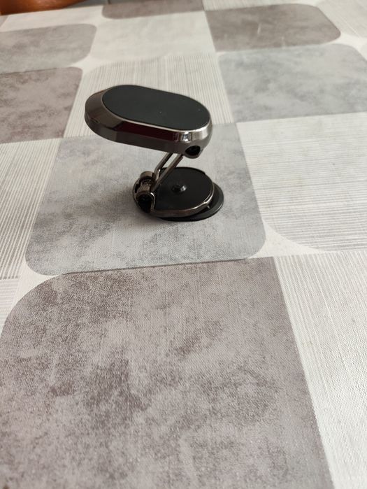 Suporte magnético de telemóvel para carro