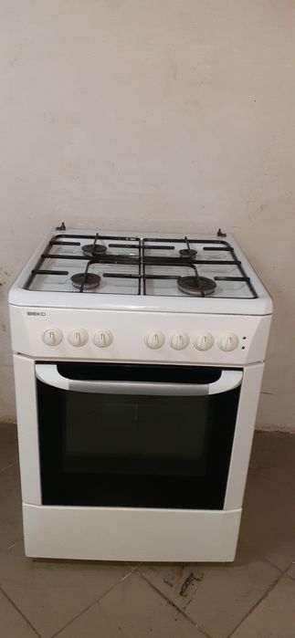 Продам газову плиту BЕКО у чудовому стані, духовка ЕЛЕКТРИЧНА