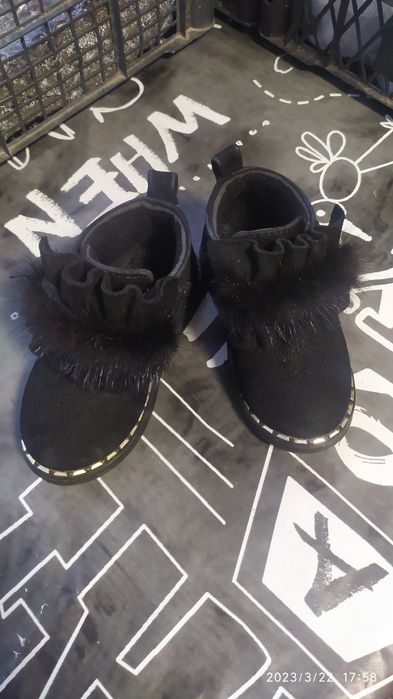 Весняні чобітки.