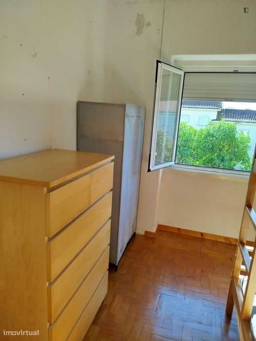 Quarto - localizado em Alvalade Lisbon