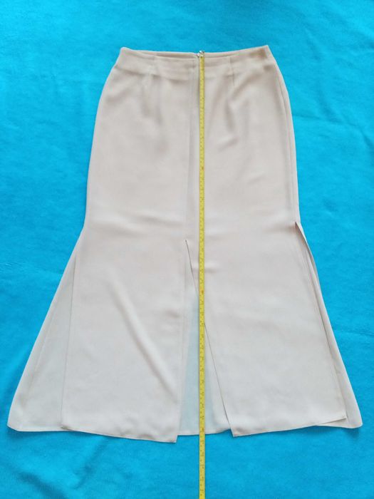 Длинная юбка бежевого цвета (спідниця)