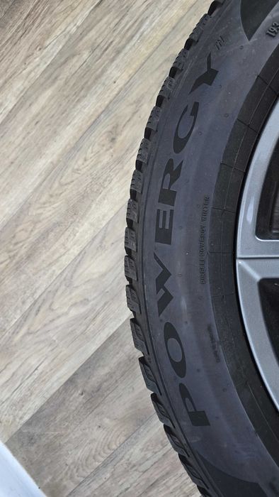 2x zimowe pirelli powergy winter 225/55/17 Jak nowe 24rok 90% bieżnika