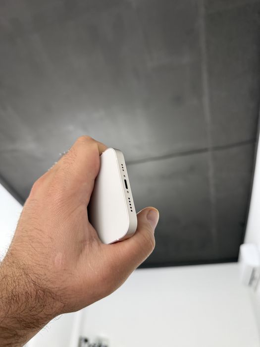 Apple iphone 13 128 gb  айфон 13 білий