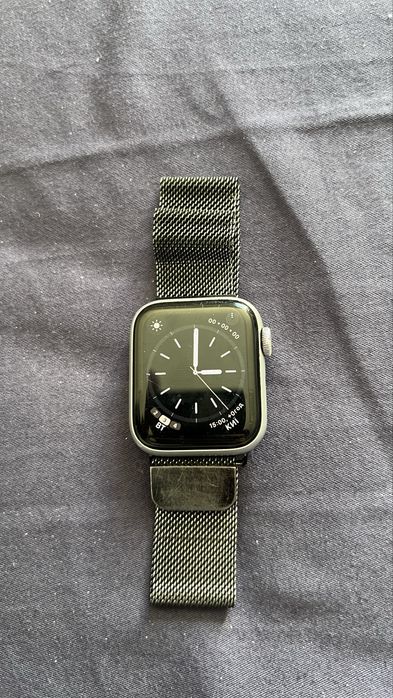 Продам Apple Watch SE2 40 mm