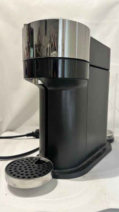 Кавоварка Nespresso Vertuo Next GCV1