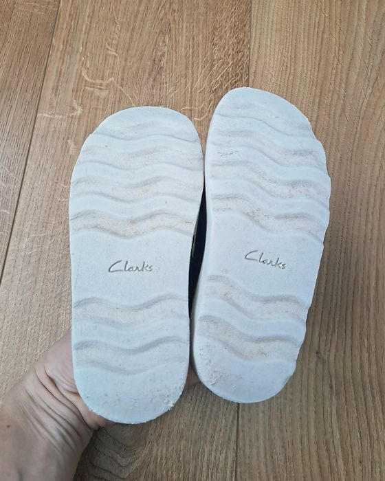 Сині лаковані туфлі туфельки для дівчинки Clark's