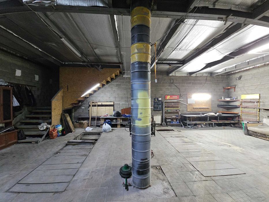 Приміщення під СТО або склад, 260м2 Два поверхи Вараш