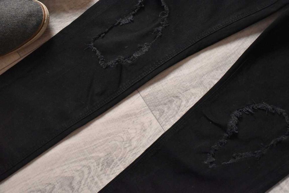 *Asos* jeansy czarne dziury nogawki_31/32