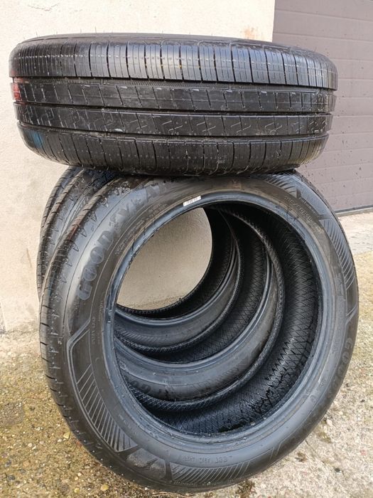Goodyear EfficientGrip Performance 195/60R18 96H - komplet lub od sztuki