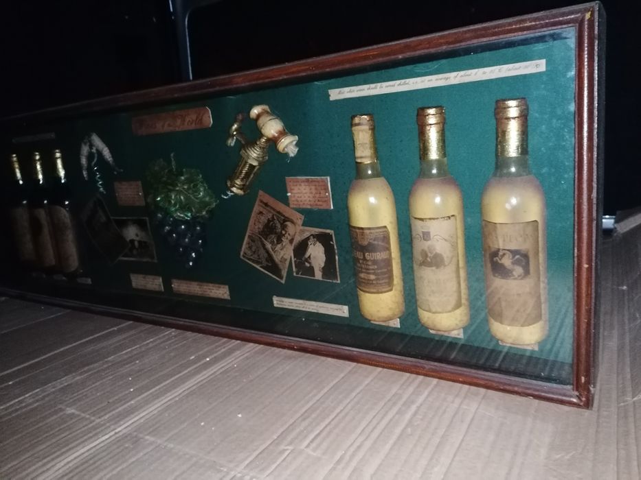 Moldura antiga vinhos tintos história exposição possibilidade de entre