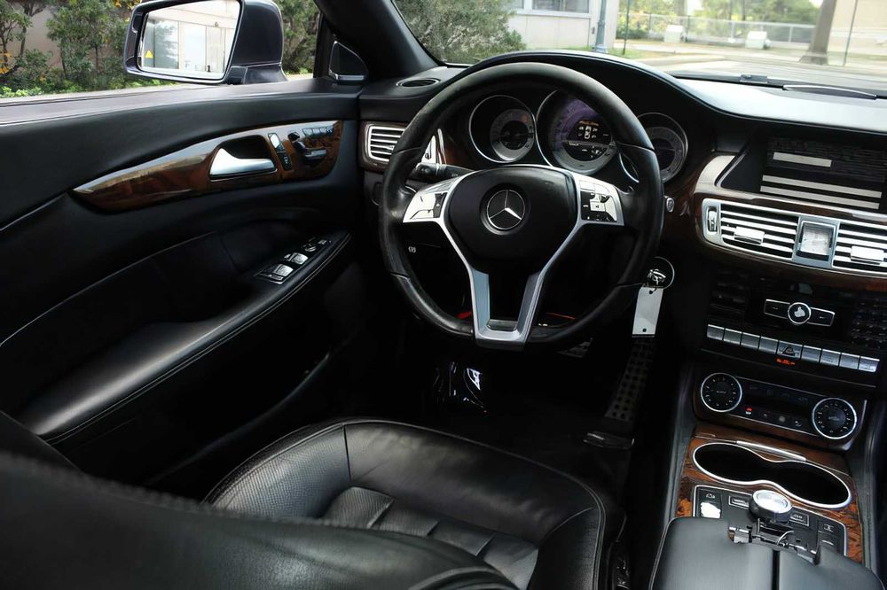 Mercedes-Benz CLS      2013