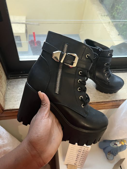 Botas Pretas Estilosas