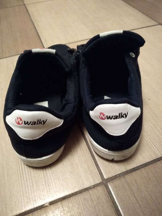 Buty tenisowki granatowe chłopięce 39