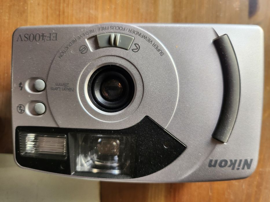 Maquina fotográfica, teleobjetiva e acessórios  para cenários
