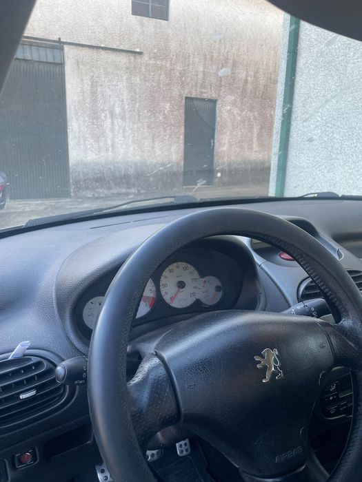 Peugeot 206 - Ano 2005 gasoleo