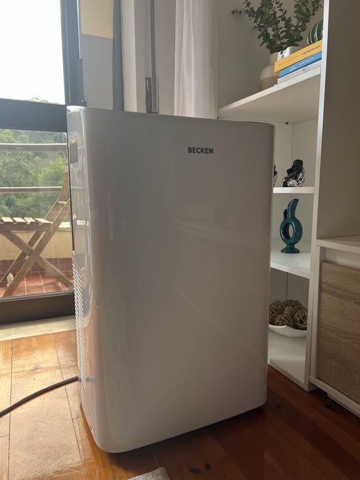 Ar Condicionado Portátil BECKEN 12.000 BTU – Como Novo + Garantia + 2 Kits Janela