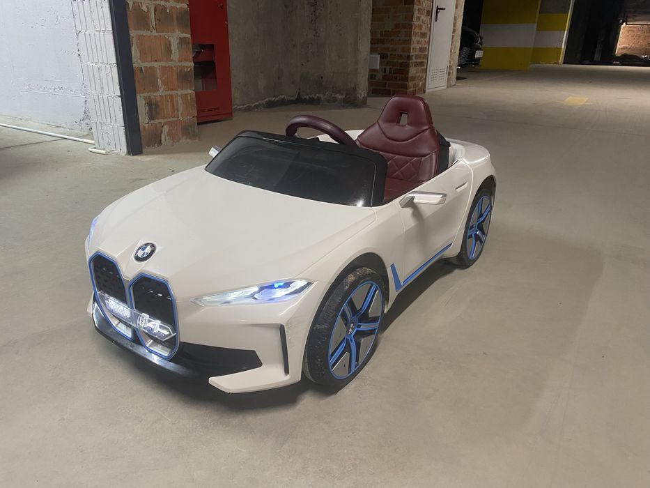 Електроавтомобіль дитячий бмв bmw i4