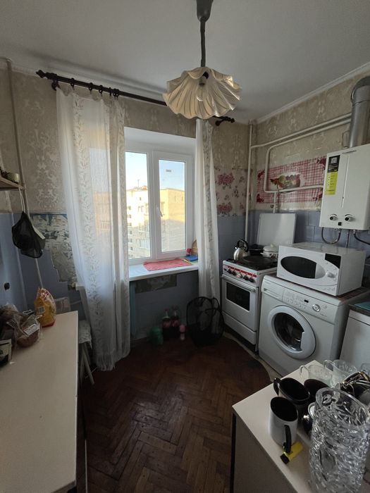 Продам 3-кімнатну квартиру в центрі міста!