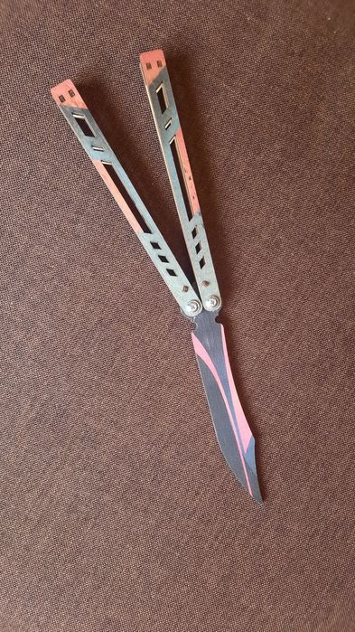 Ніж дерев'яний метелик