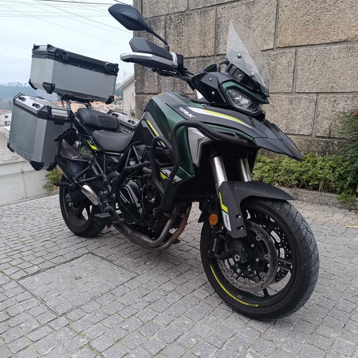 Mota Benneli TRK 702 - Impecável, com Malas e Mala traseira maior