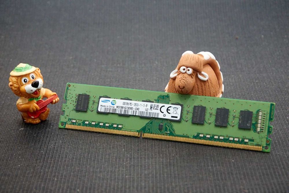 Оперативна пам'ять DDR3 8GB 1600MHz — Samsung 1 шт та Kingston 2 шт