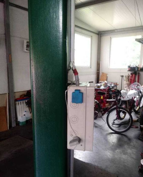 Podnośnik dwukolumnowy śrubowy