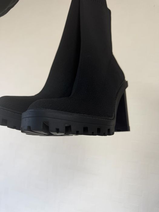 Ботинки zara 39 розмір нові