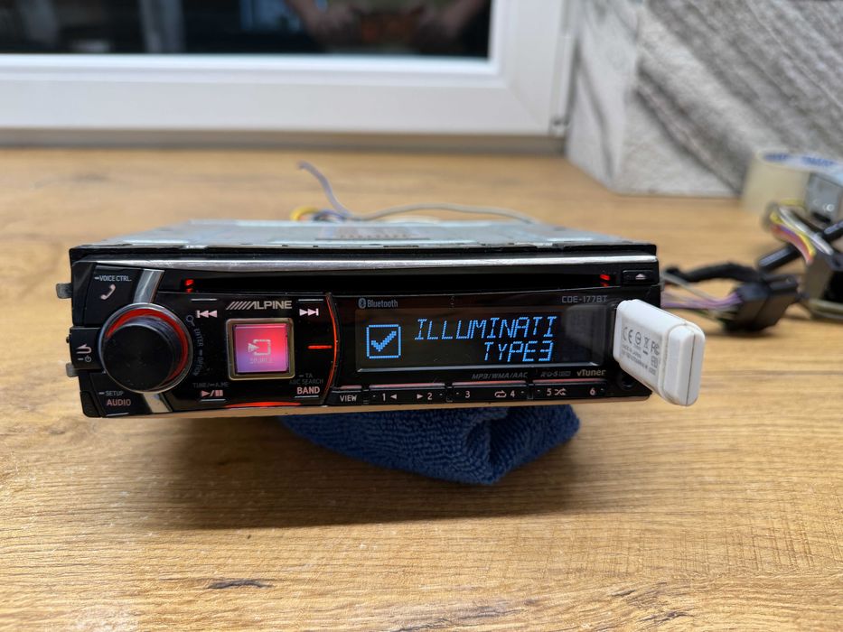radioodtwarzacz Alpine CDE-177BT